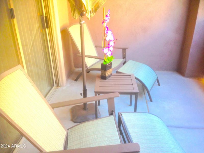 W- Patio 1305