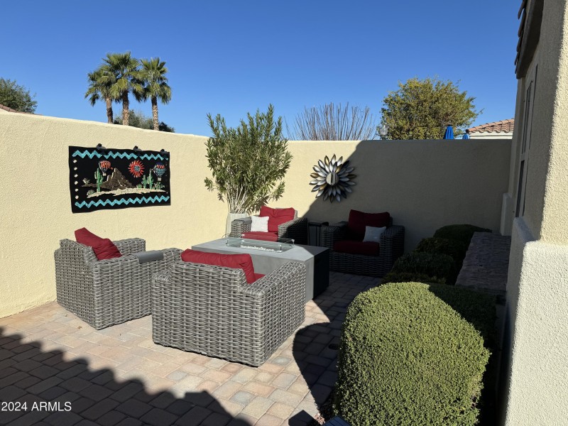 Klein Entrance Courtyard Fire Table