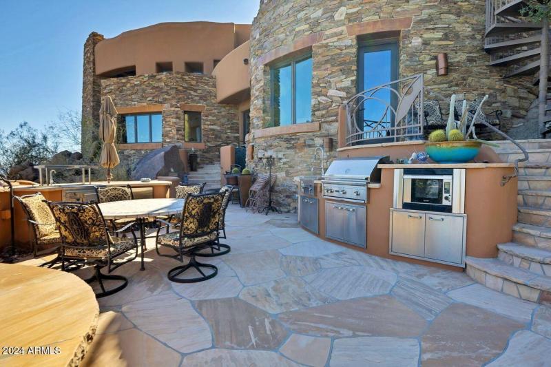 Complete Outdoor Kitchen