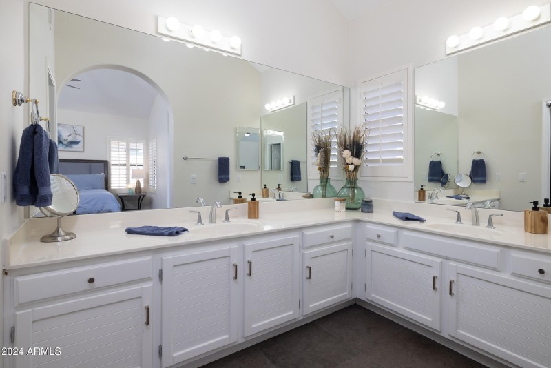 9705_E_Mountain_View_Rd_1076_13