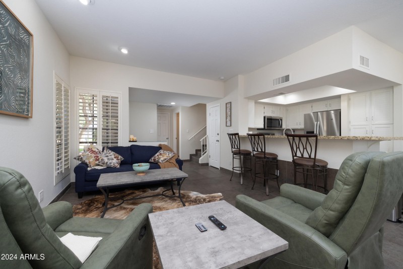 9705_E_Mountain_View_Rd_1076_05