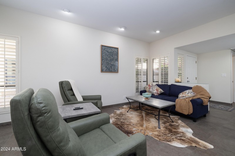 9705_E_Mountain_View_Rd_1076_04