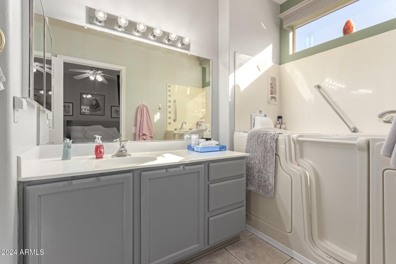 0023-23 - Desert Winds