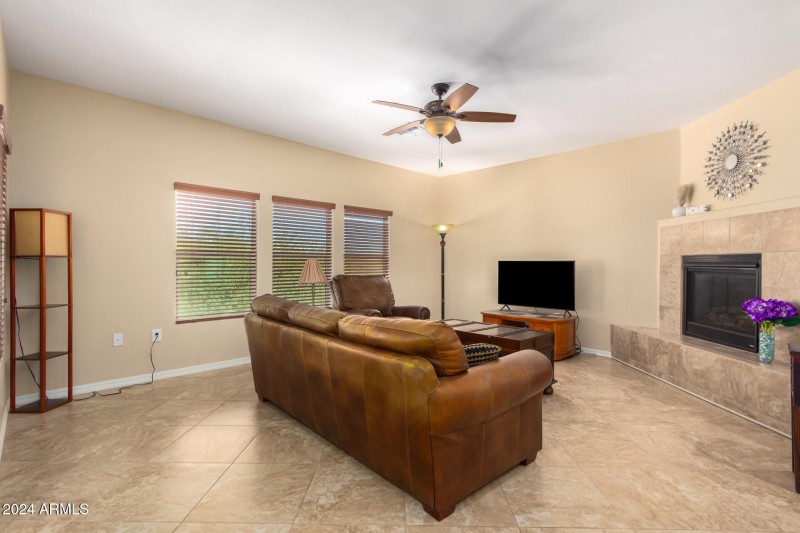 0009-10 - Dove Lakes 33575