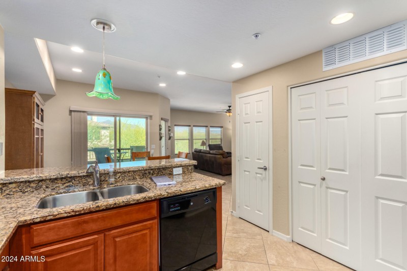 0016-17 - Dove Lakes 33575