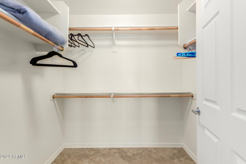 0023-23 - Dove Lakes 33575