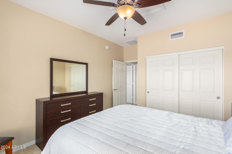 0026-25 - Dove Lakes 33575