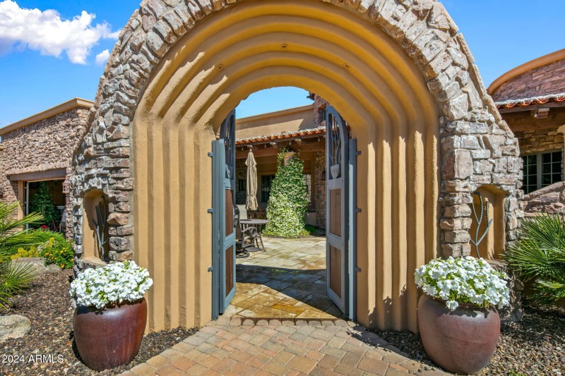 7-web-or-mls-Front Entry Detail