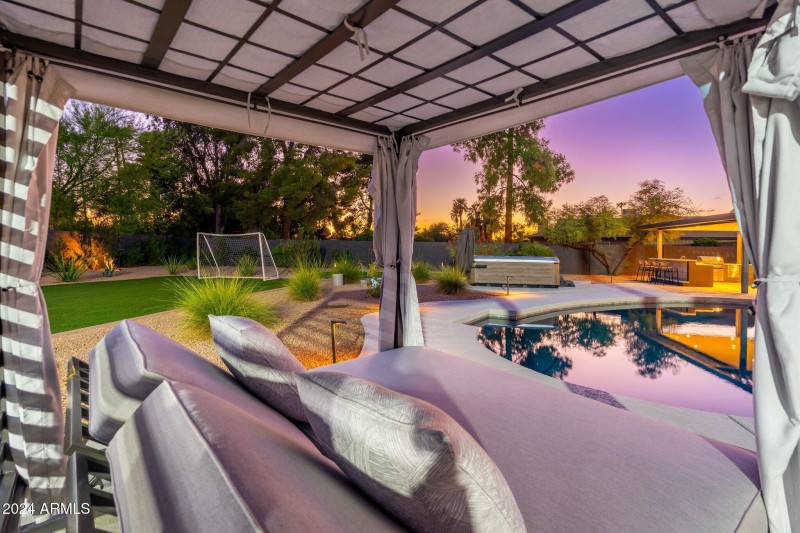 6025 E Charter Oak Rd - 91