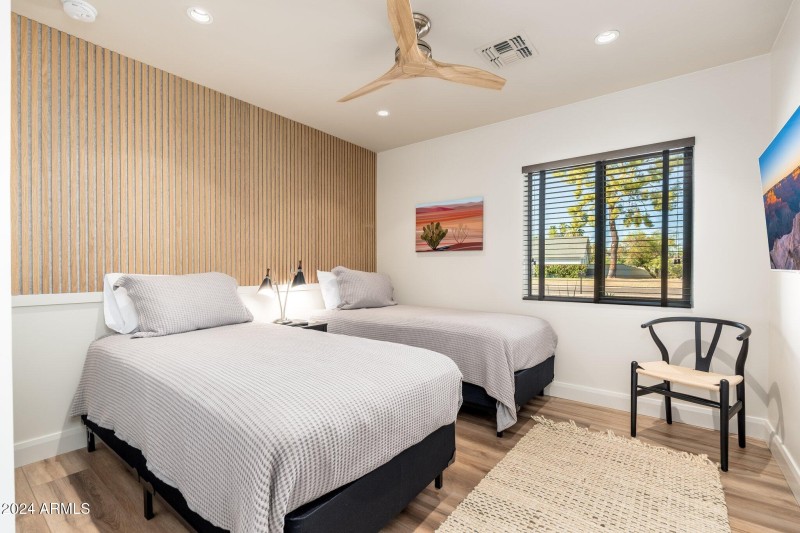 6025 E Charter Oak Rd - 34