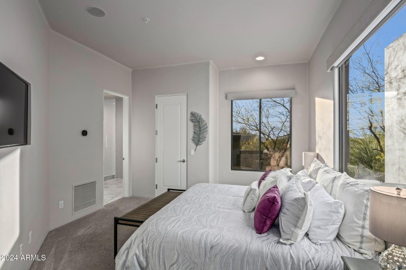 025_Guest Bedroom Ensuite 2