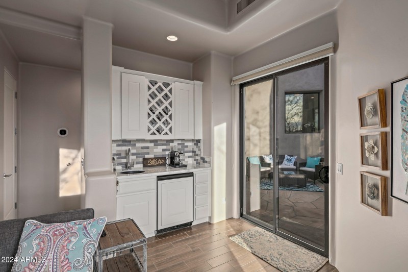 030_Guest House Kitchenette