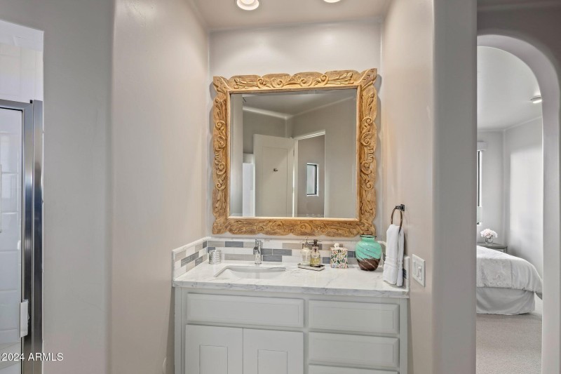 032_Guest House Bath