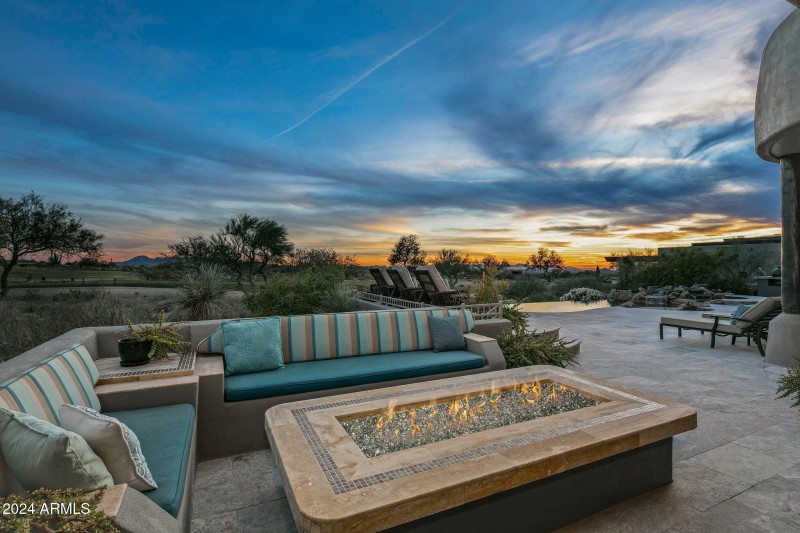 037_Fire Pit Patio Views