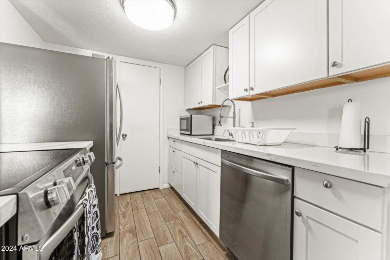 09-009-kitchen