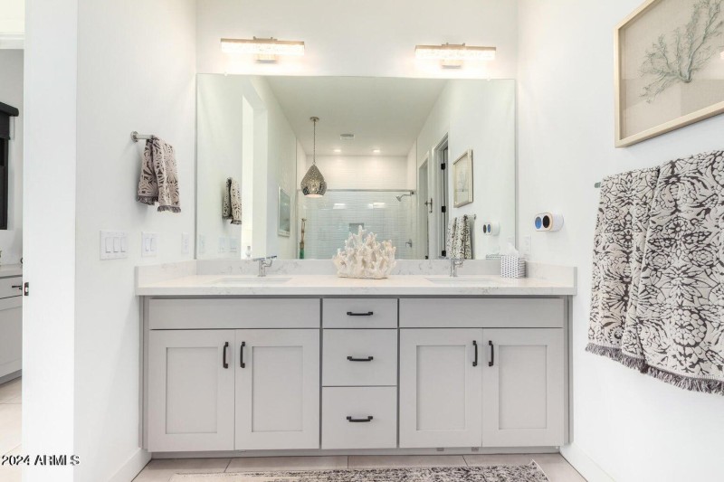 24062 N 123rd Wy Mstr Bth