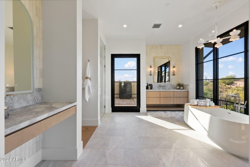 55-web-or-mls-A7S09290