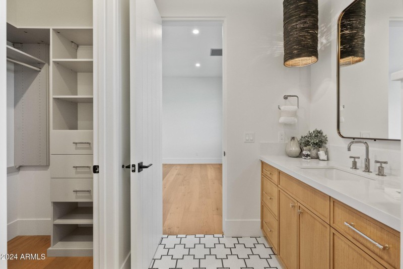 66-web-or-mls-A7S09125