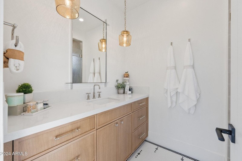 70-web-or-mls-A7S09080