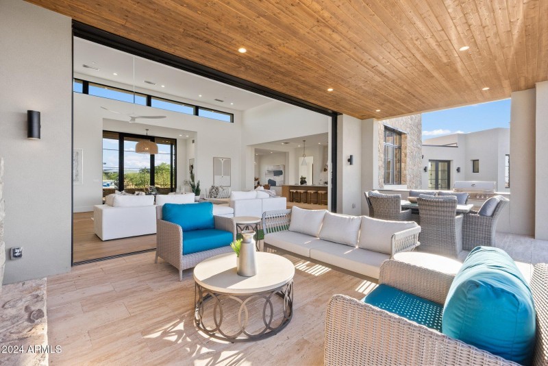 77-web-or-mls-A7S09365