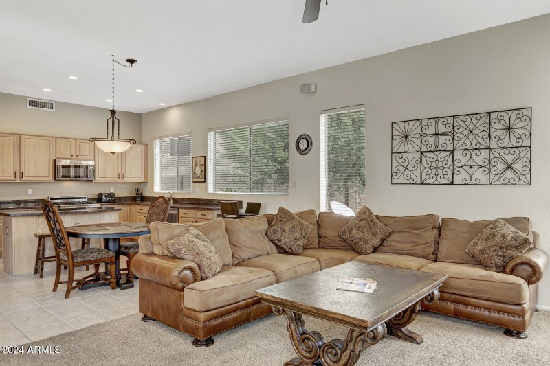 21_4343_East_Mossman_Drive__13_mls