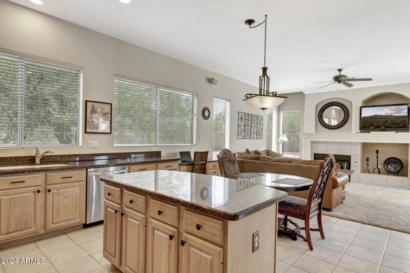 23_4343_East_Mossman_Drive__15_mls