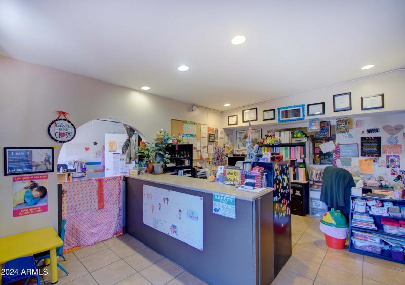 Front Desk DSC_0929 SM