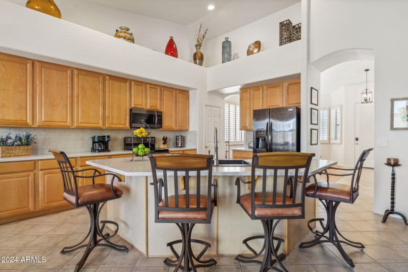 7-web-or-mls-27231-n-47th-st