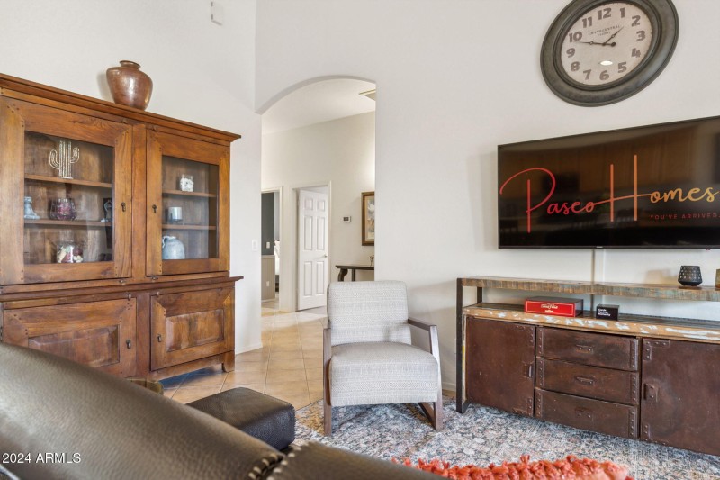 14-web-or-mls-27231-n-47th-st