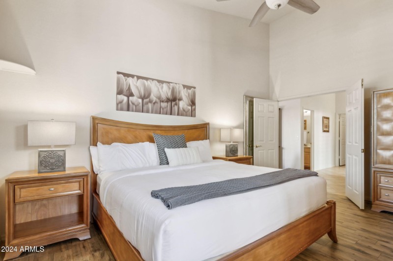 20-web-or-mls-27231-n-47th-st