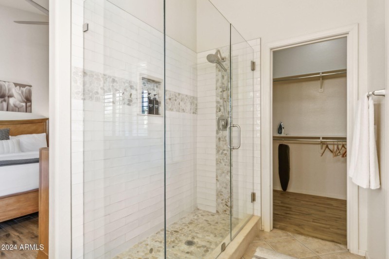 25-web-or-mls-27231-n-47th-st