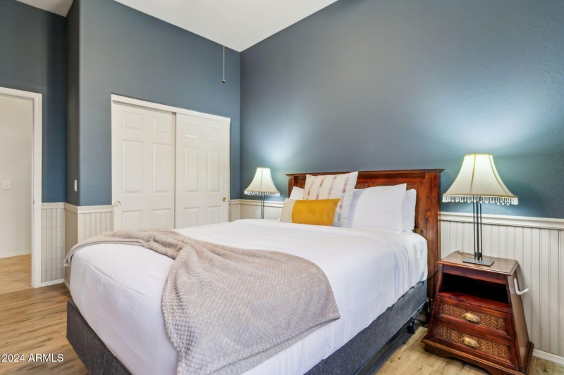 34-web-or-mls-27231-n-47th-st