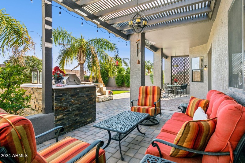 40-web-or-mls-27231-n-47th-st