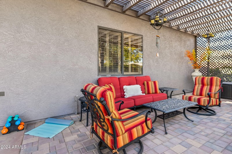 42-web-or-mls-27231-n-47th-st