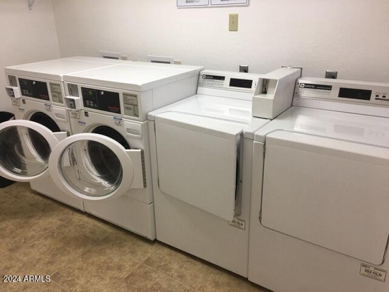 Laundry Room (1)