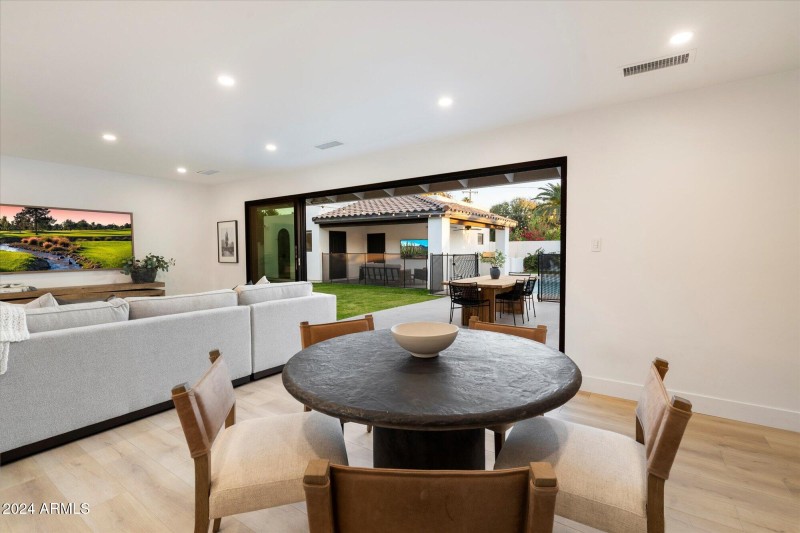 Indoor/Outdoor Entertaining