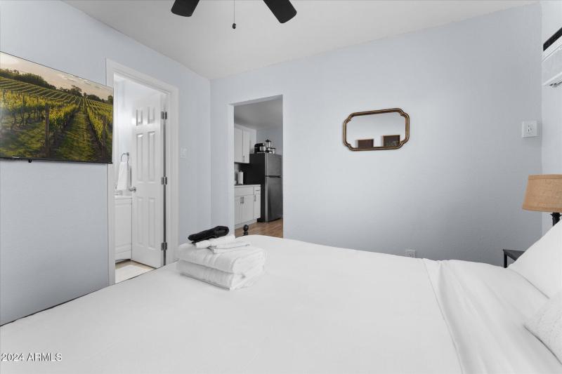 05-005-bedroom