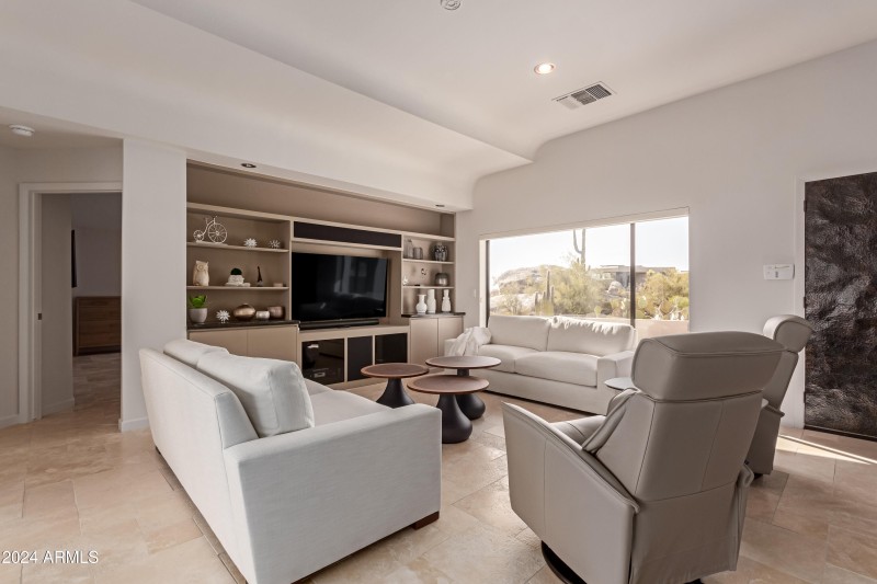 0008-8 - Coyote Pass