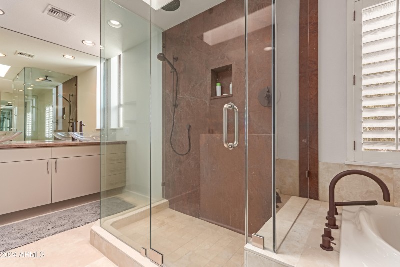 0028-28 - Coyote Pass