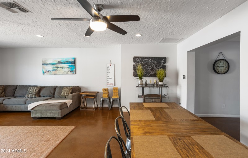 PropertyImageCo_7702EVerdeLn_WEB31