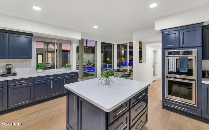 6664 N 40th St-large-034-056-6664 N 40th