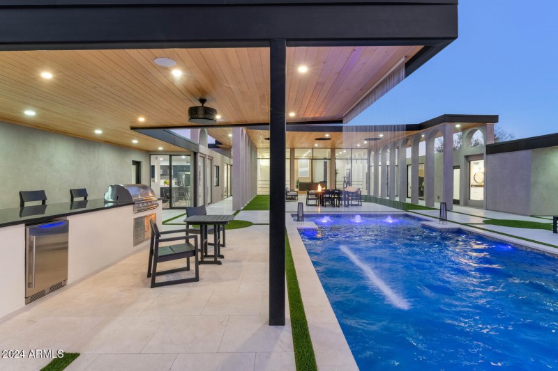 6664 N 40th St-large-049-044-6664 N 40th