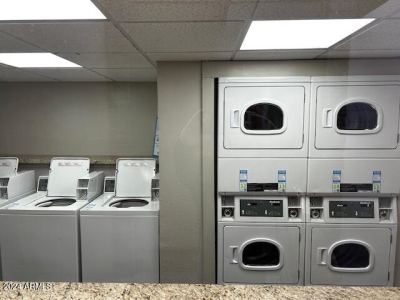 Comunity Laundry - East