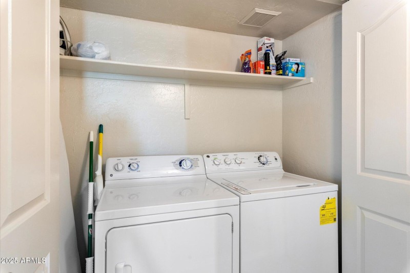 Inside washer/dryer