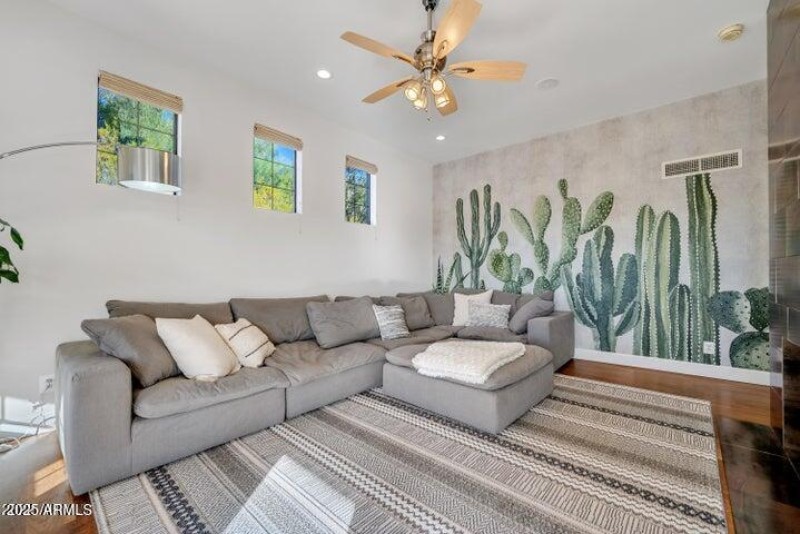 Welcome to the cactus room!