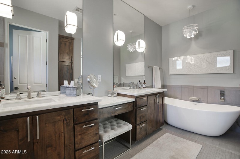 Primary bathroom Tub.