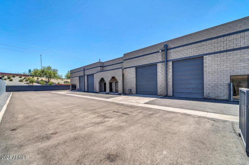 7809 N 68th Ave-6