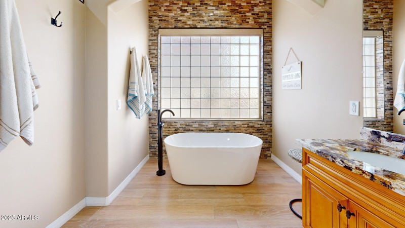 24205-N-65th-Ave-Bathroom 6