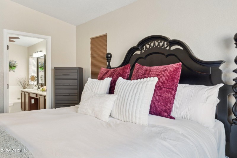 19-web-or-mls-4002-w-questa-dr