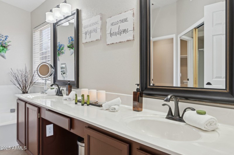 23-web-or-mls-4002-w-questa-dr